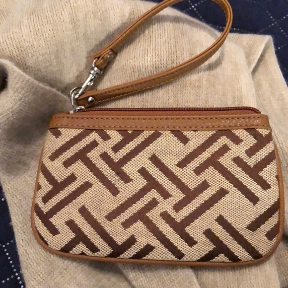 Tignanello wristlet - Picture 3 of 6